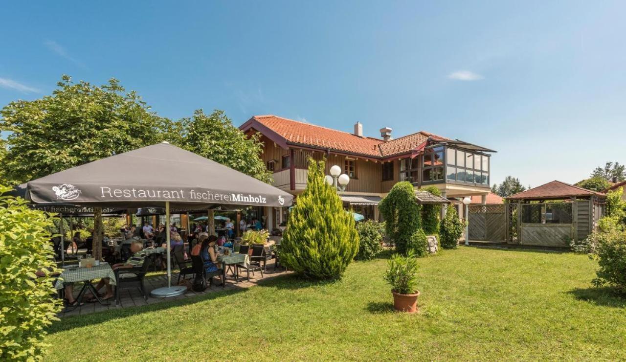 Ferienwohnungen Haus Am See Бернау-ам-Кимзее Экстерьер фото